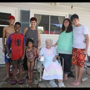 Meet your Posher, Danielle